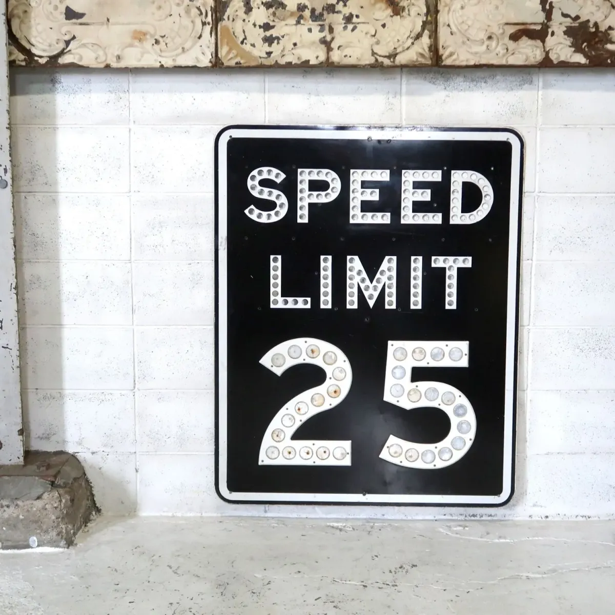 SPEED LIMIT 25 MILES 大型ロードサイン