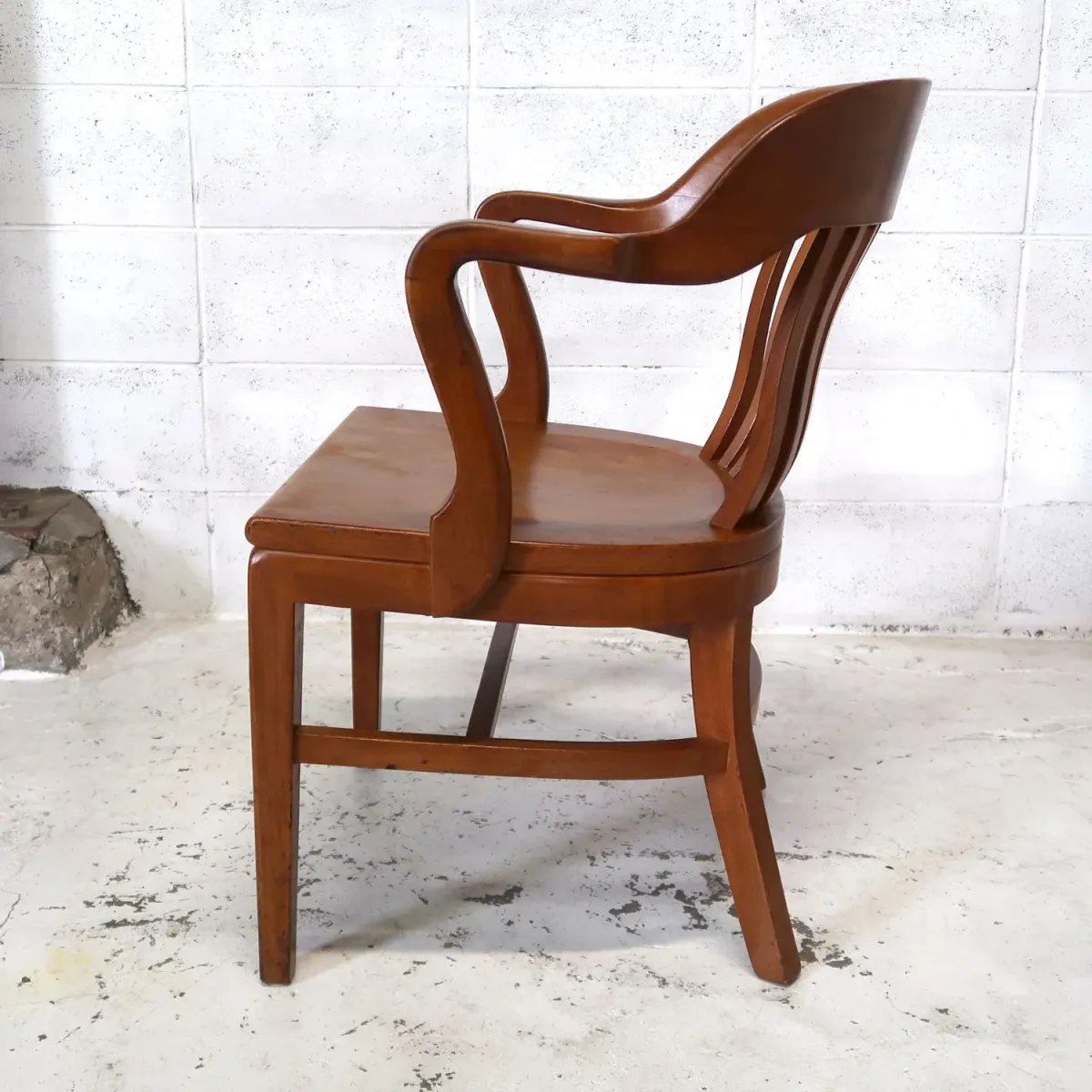 Gunlocke Chair社 アンティーク アームチェア ウォルナット