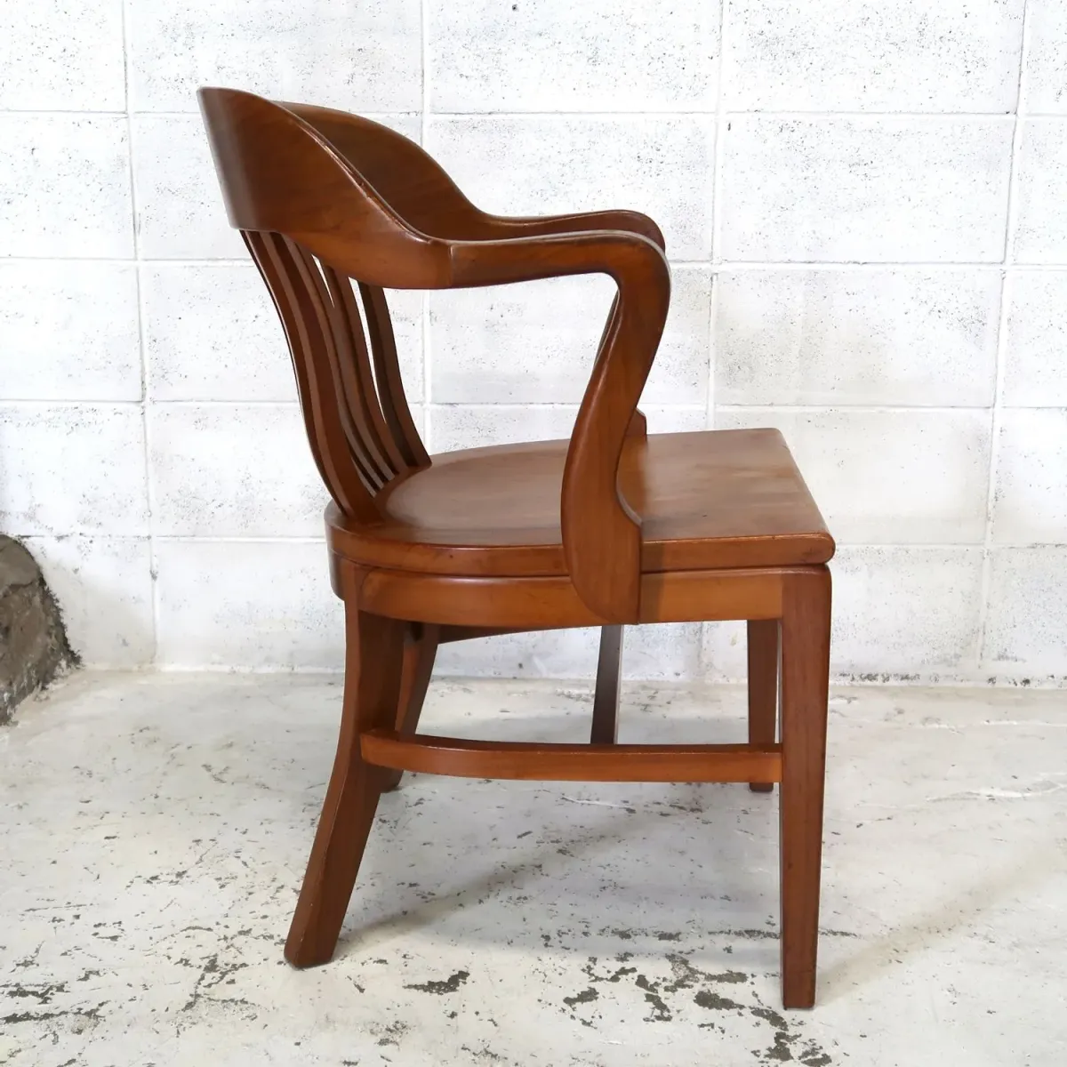 Gunlocke Chair社 アンティーク アームチェア ウォルナット