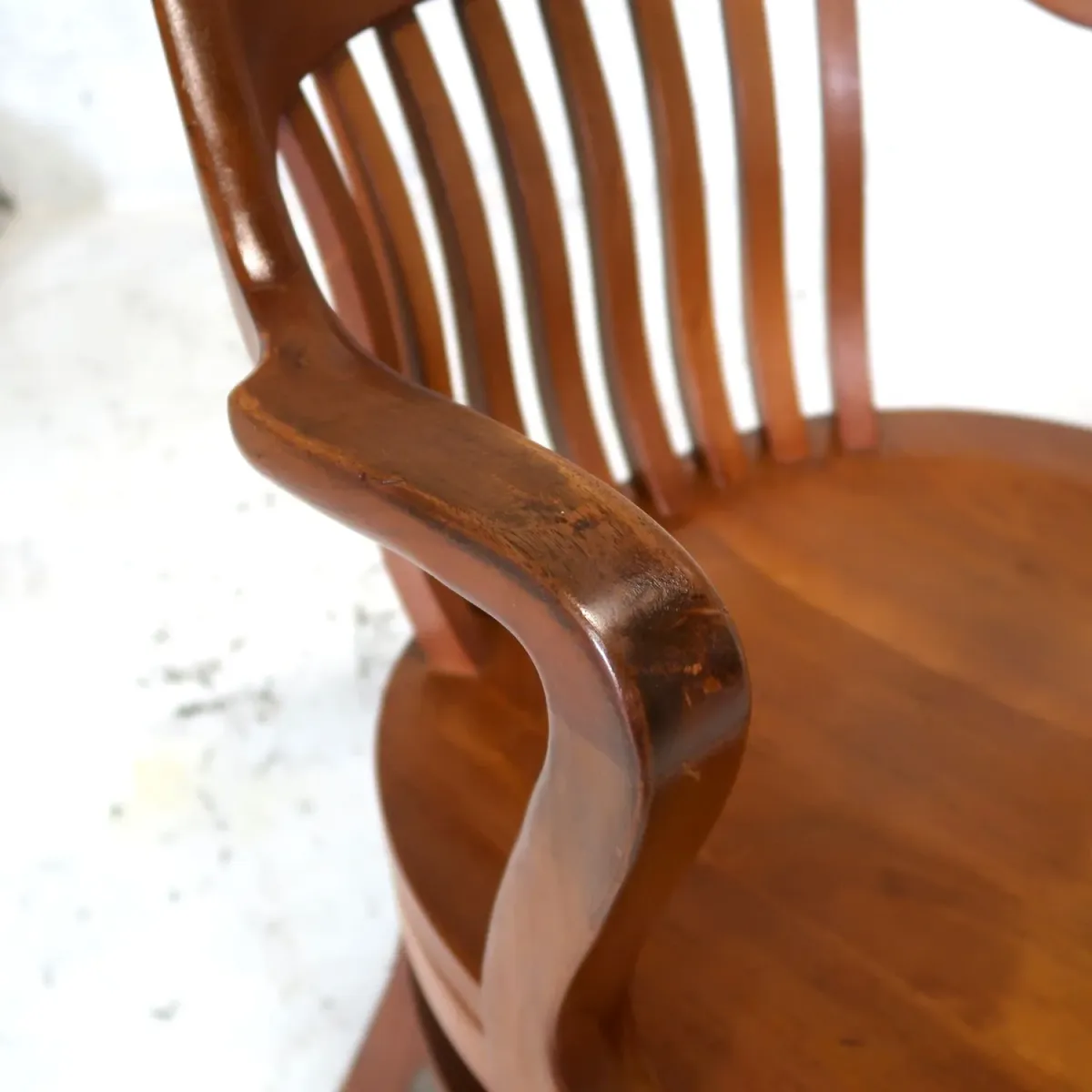 Gunlocke Chair社 アンティーク アームチェア ウォルナット