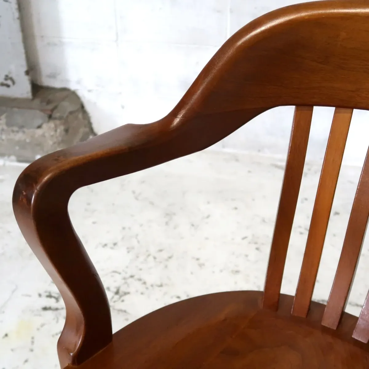 Gunlocke Chair社 アンティーク アームチェア ウォルナット