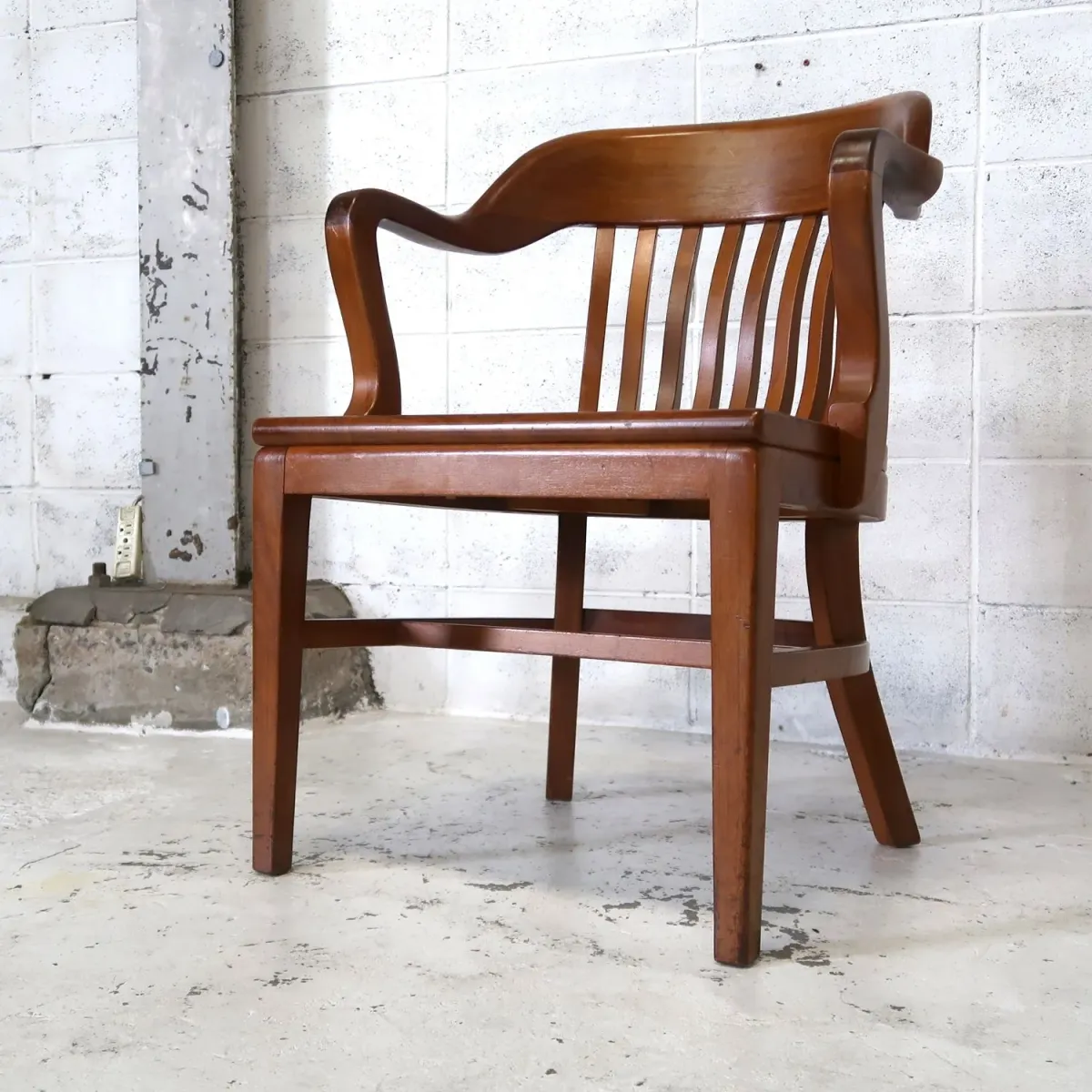 Gunlocke Chair社 アンティーク アームチェア ウォルナット