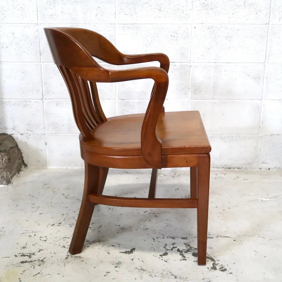 Gunlocke Chair社 アンティーク アームチェア ウォルナット