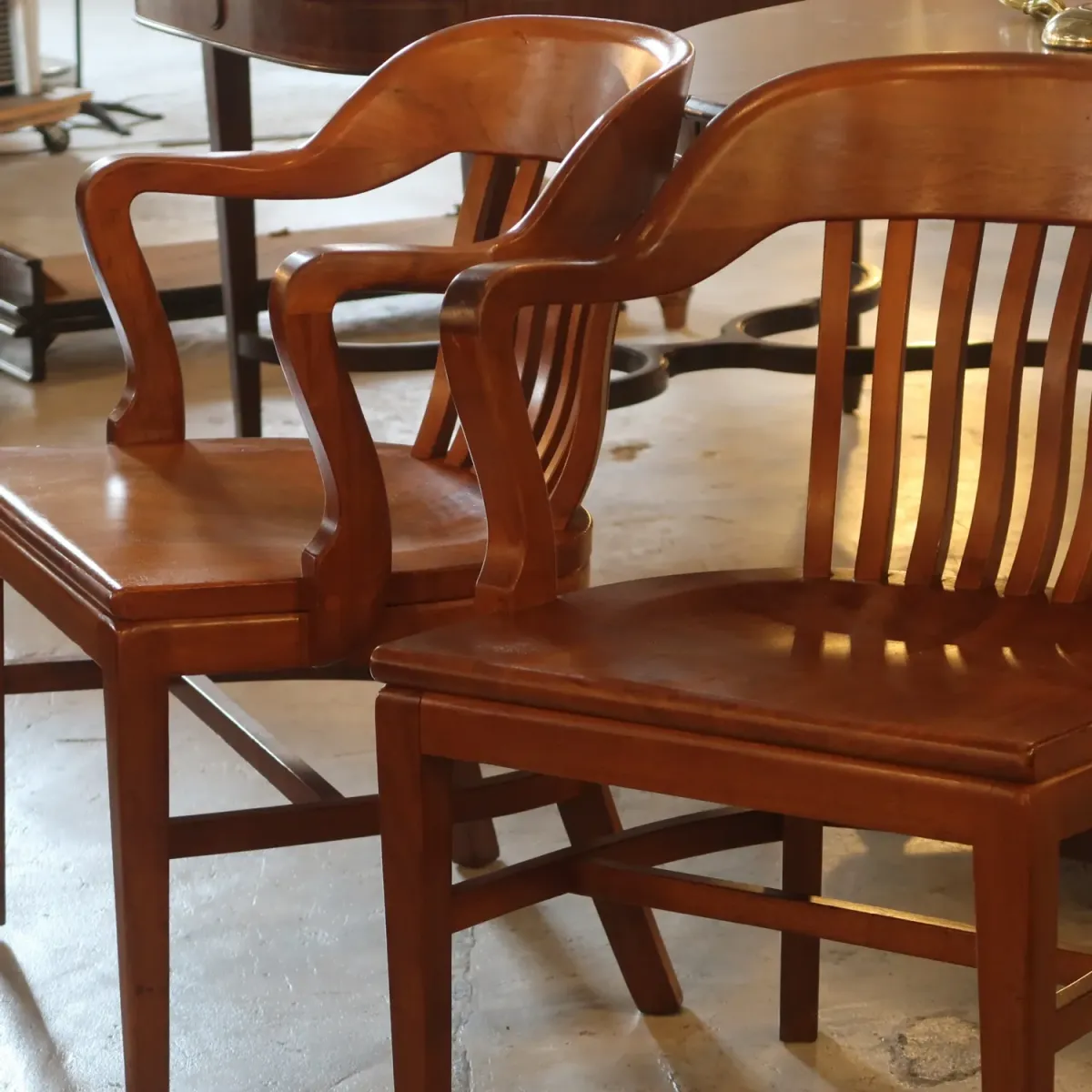 Gunlocke Chair社 アンティーク アームチェア ウォルナット