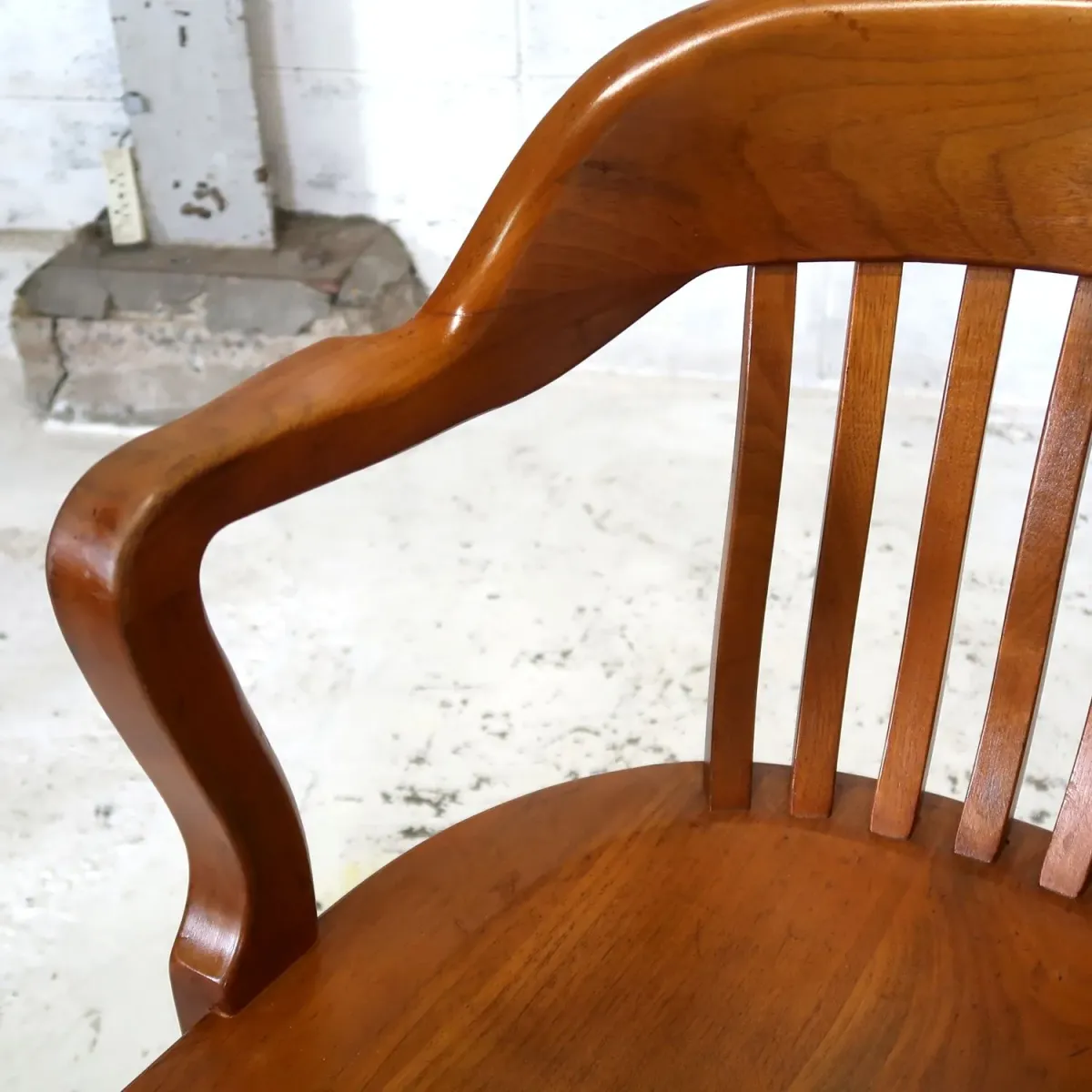 Gunlocke Chair社 アンティーク アームチェア ウォルナット