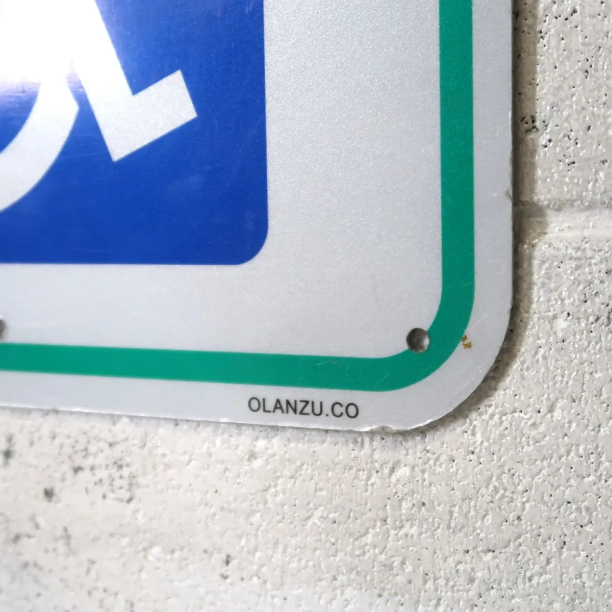 RESERVED PARKING ロードサイン