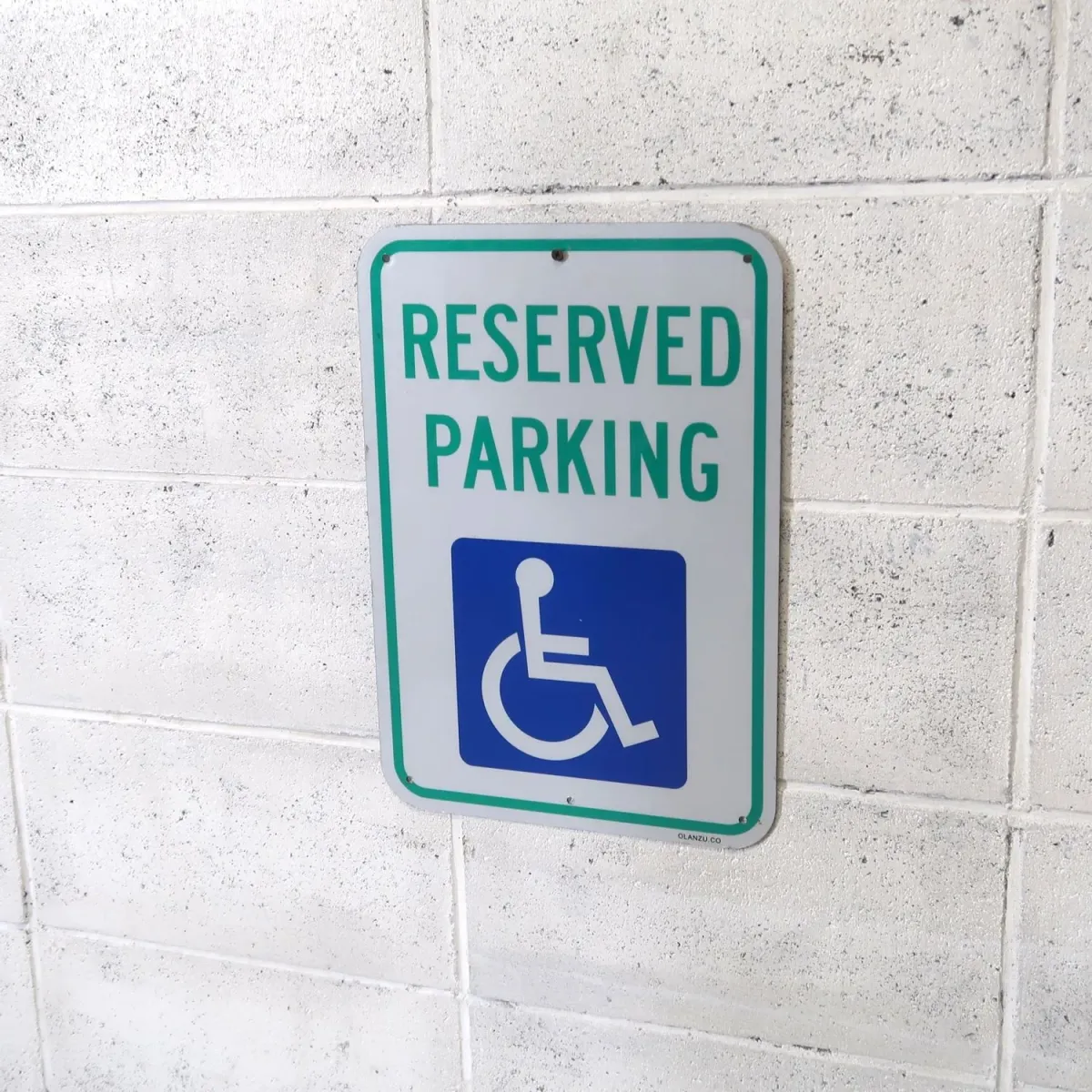 RESERVED PARKING ロードサイン