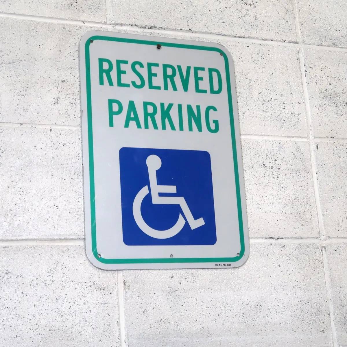 RESERVED PARKING ロードサイン