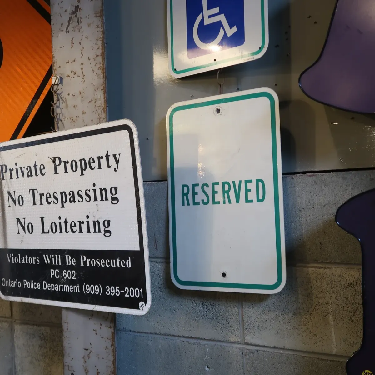 RESERVED メタルサイン