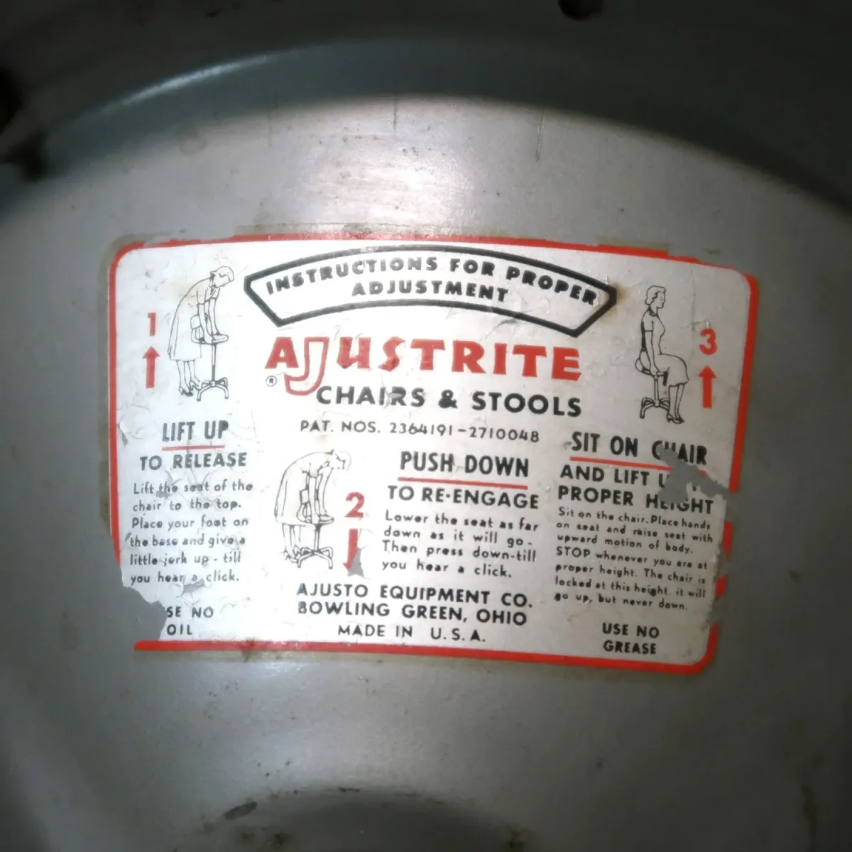 AJUSTO EQUIPMENT社 ビンテージ インダストリアル メタルスツール