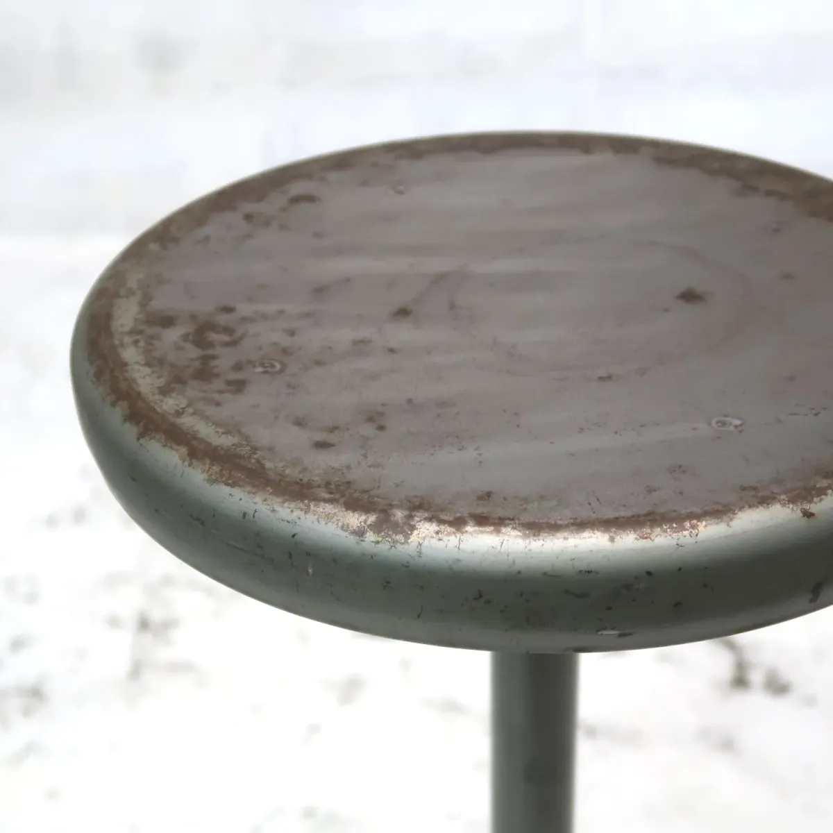 AJUSTO EQUIPMENT社 ビンテージ インダストリアル メタルスツール