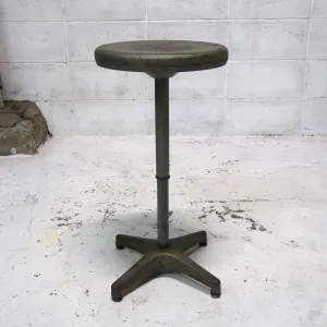 AJUSTO EQUIPMENT社 ビンテージ インダストリアル メタルスツール
