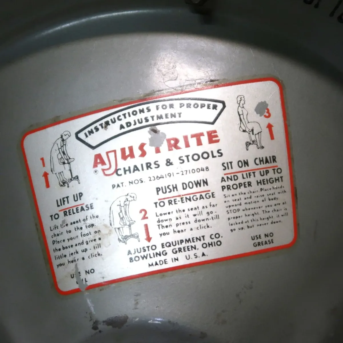 AJUSTO EQUIPMENT社 ビンテージ インダストリアル メタルスツール