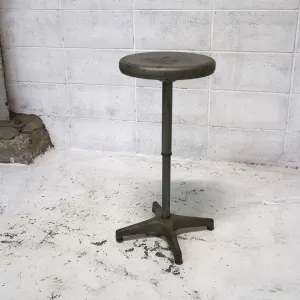 AJUSTO EQUIPMENT社 ビンテージ インダストリアル メタルスツール