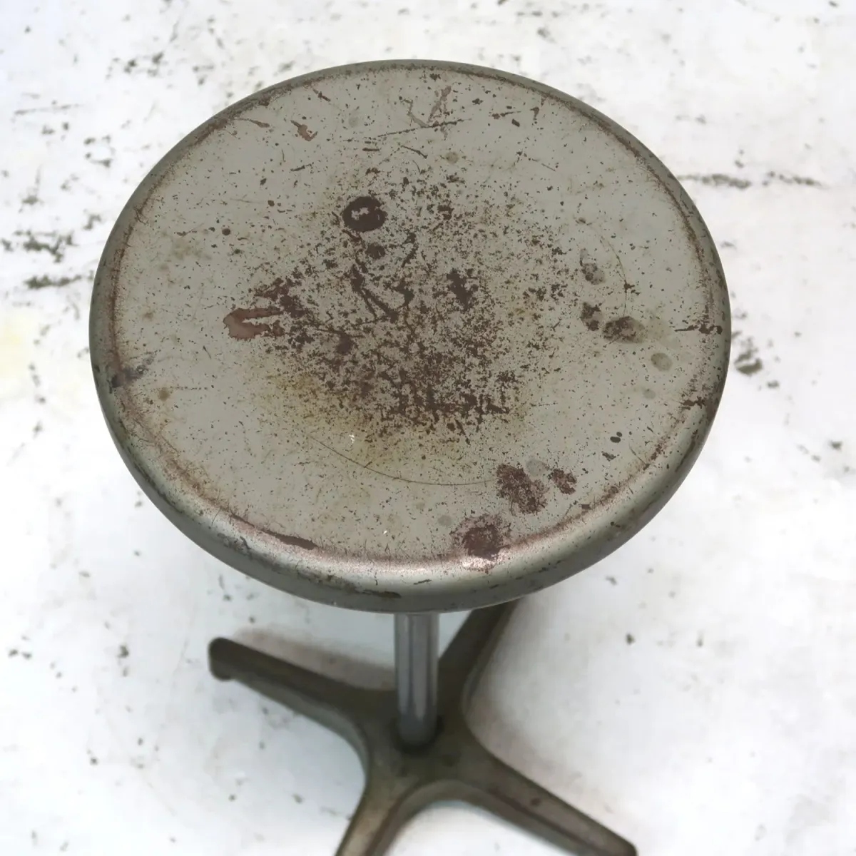 AJUSTO EQUIPMENT社 ビンテージ インダストリアル メタルスツール