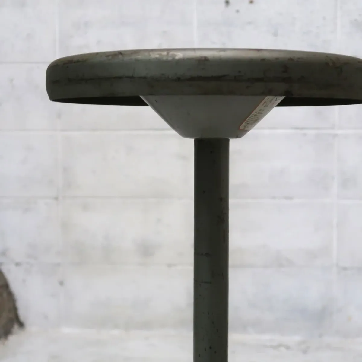 AJUSTO EQUIPMENT社 ビンテージ インダストリアル メタルスツール