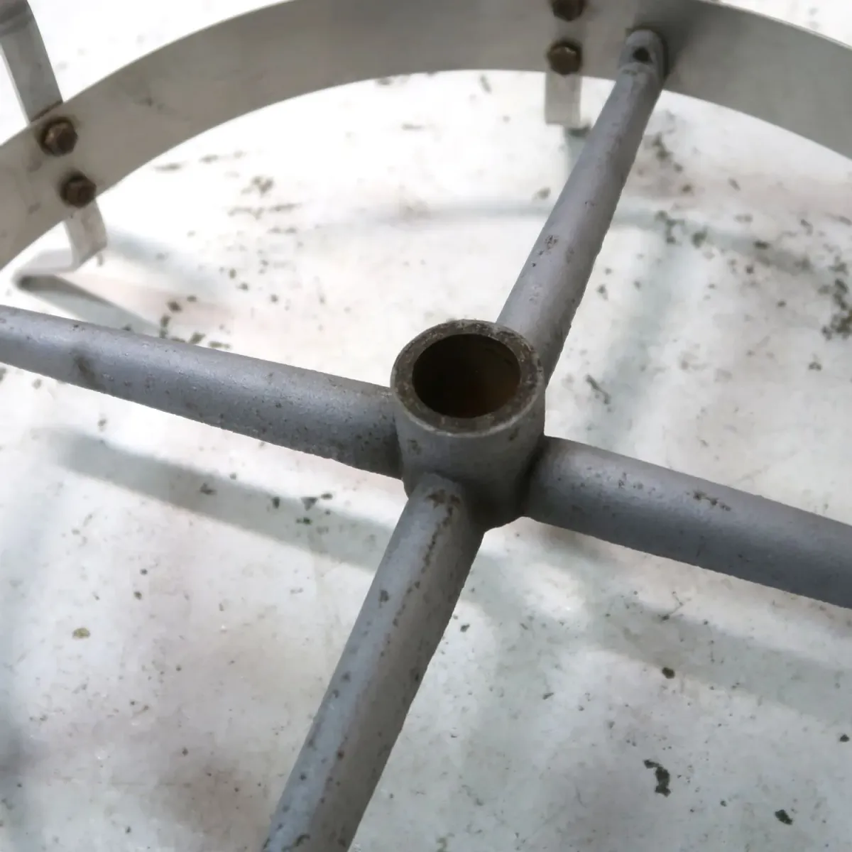 ビンテージ メタルハンガーラック