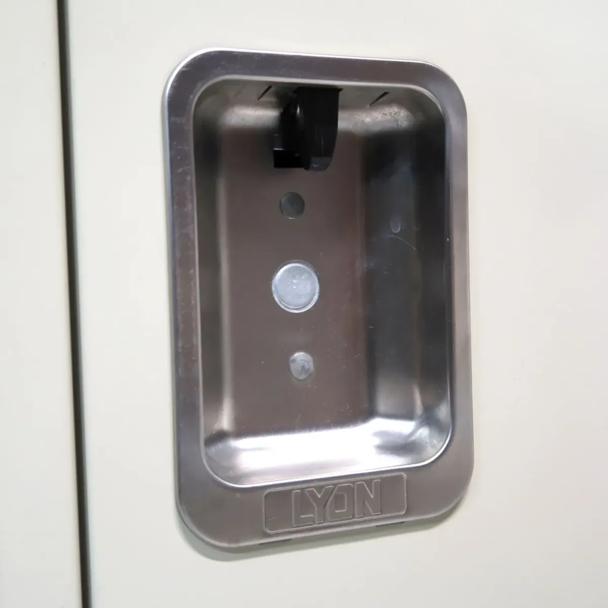 LYON ビンテージ メタルロッカー