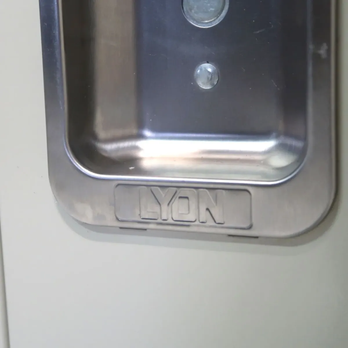 LYON ビンテージ メタルロッカー