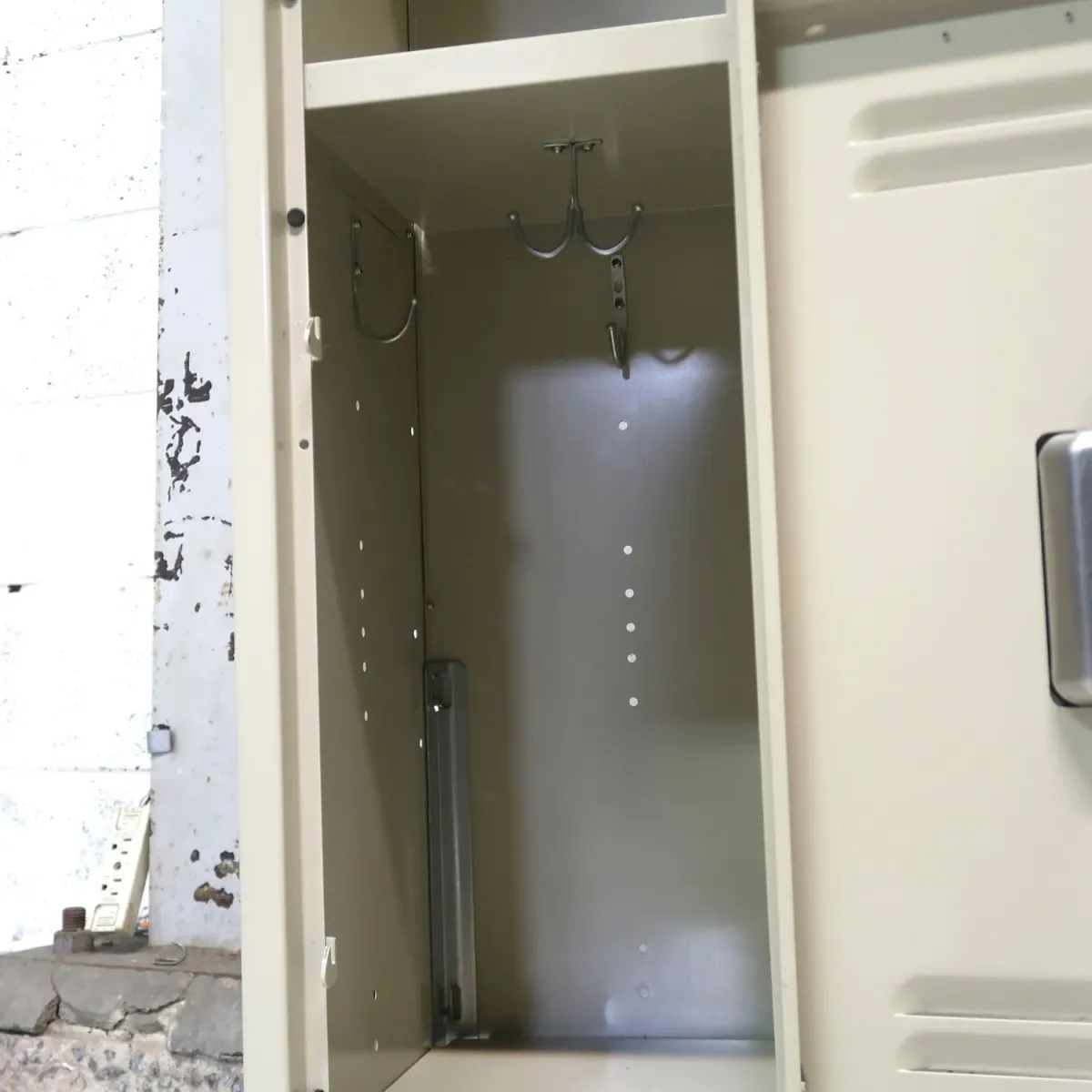 LYON ビンテージ メタルロッカー