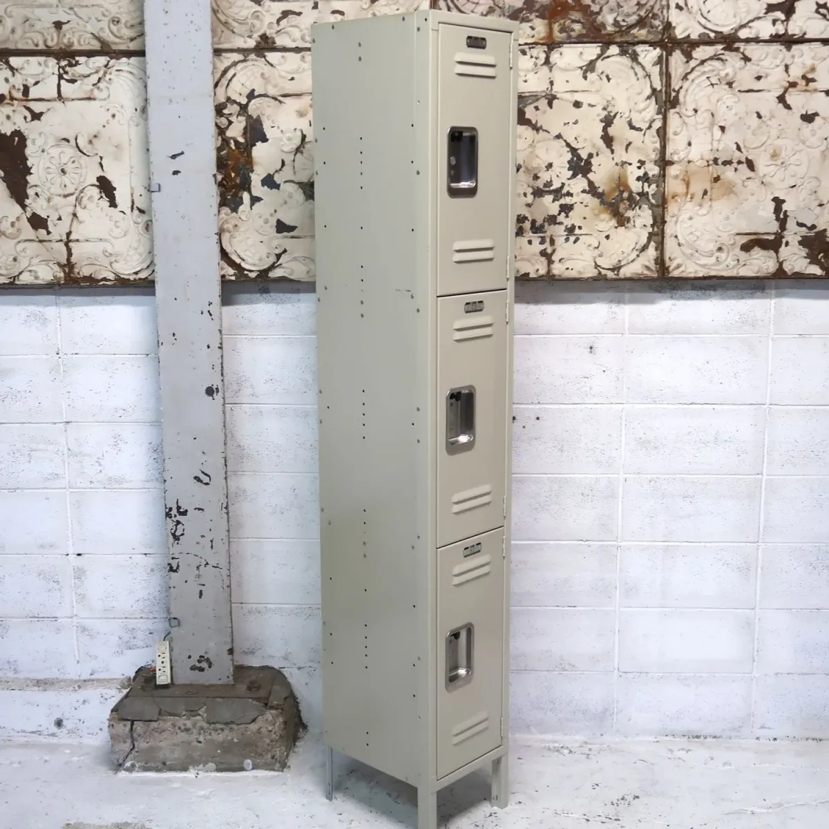 LYON ビンテージ メタルロッカー