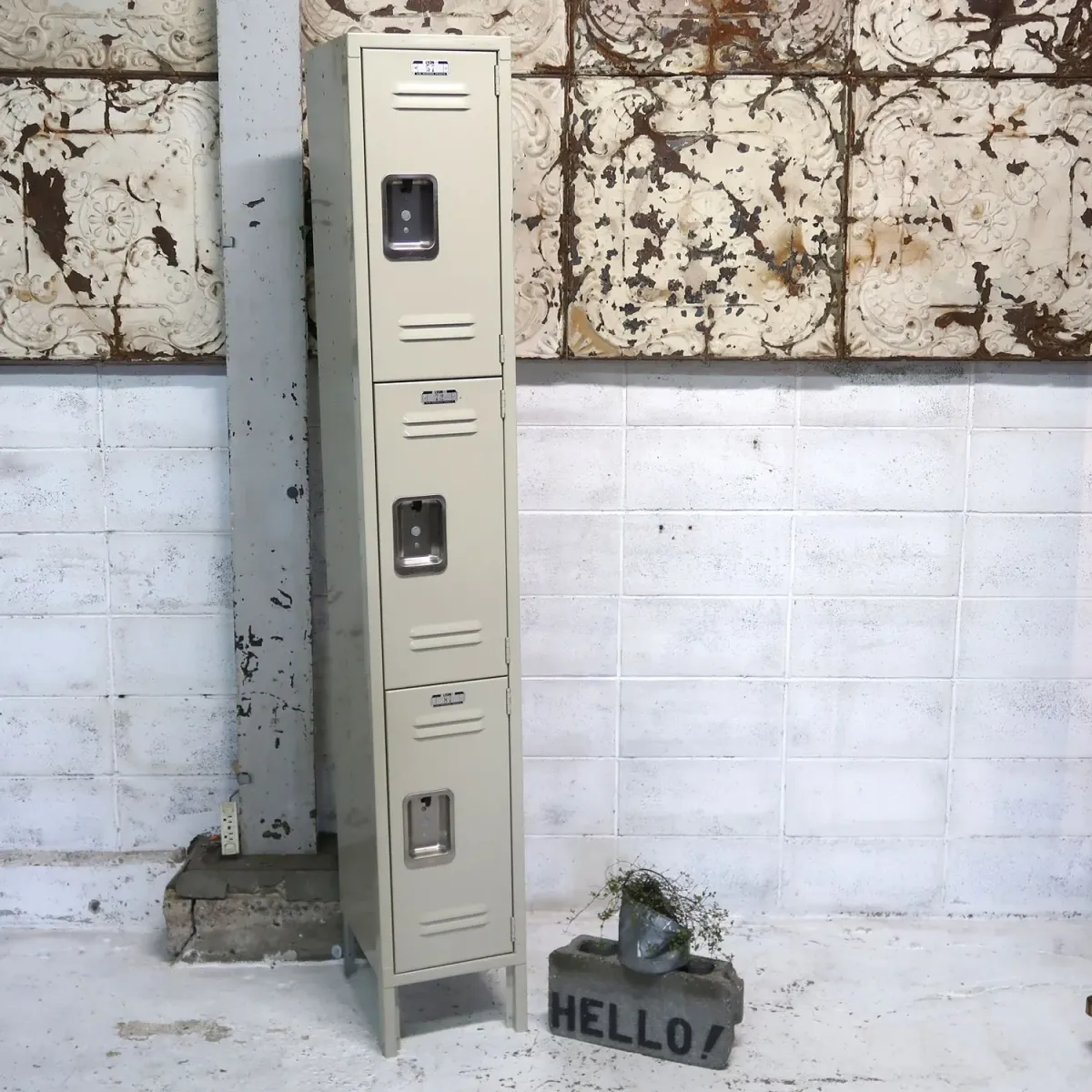 LYON ビンテージ メタルロッカー