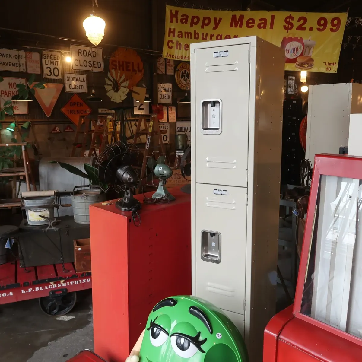 LYON ビンテージ メタルロッカー