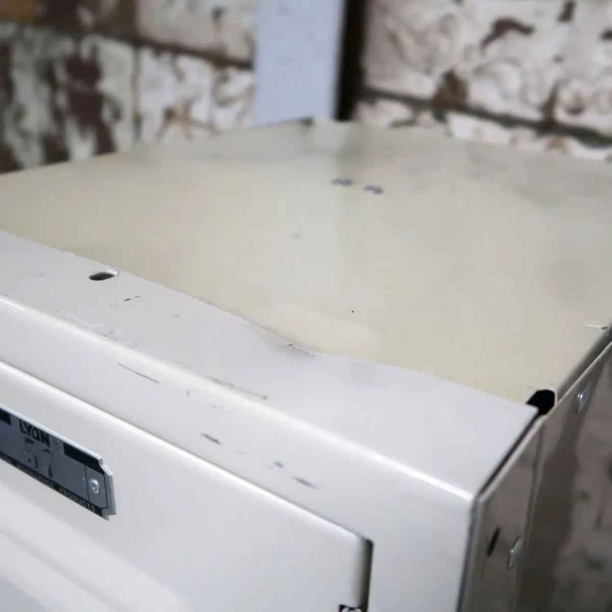 LYON ビンテージ メタルロッカー