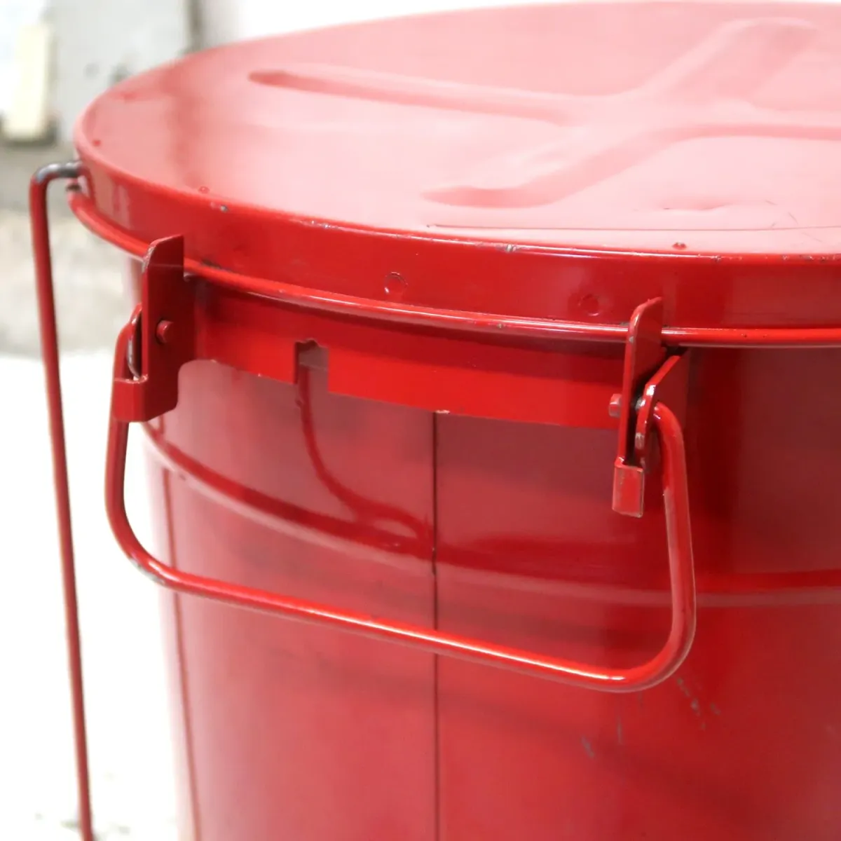 JUSTRITE 大型メタルゴミ箱