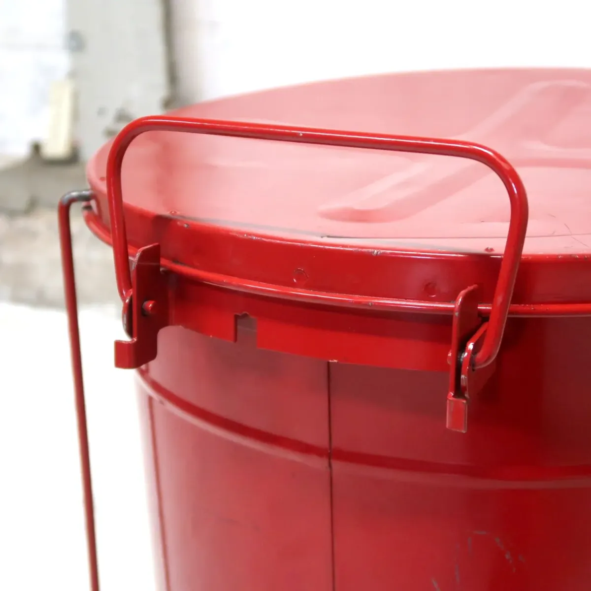 JUSTRITE 大型メタルゴミ箱