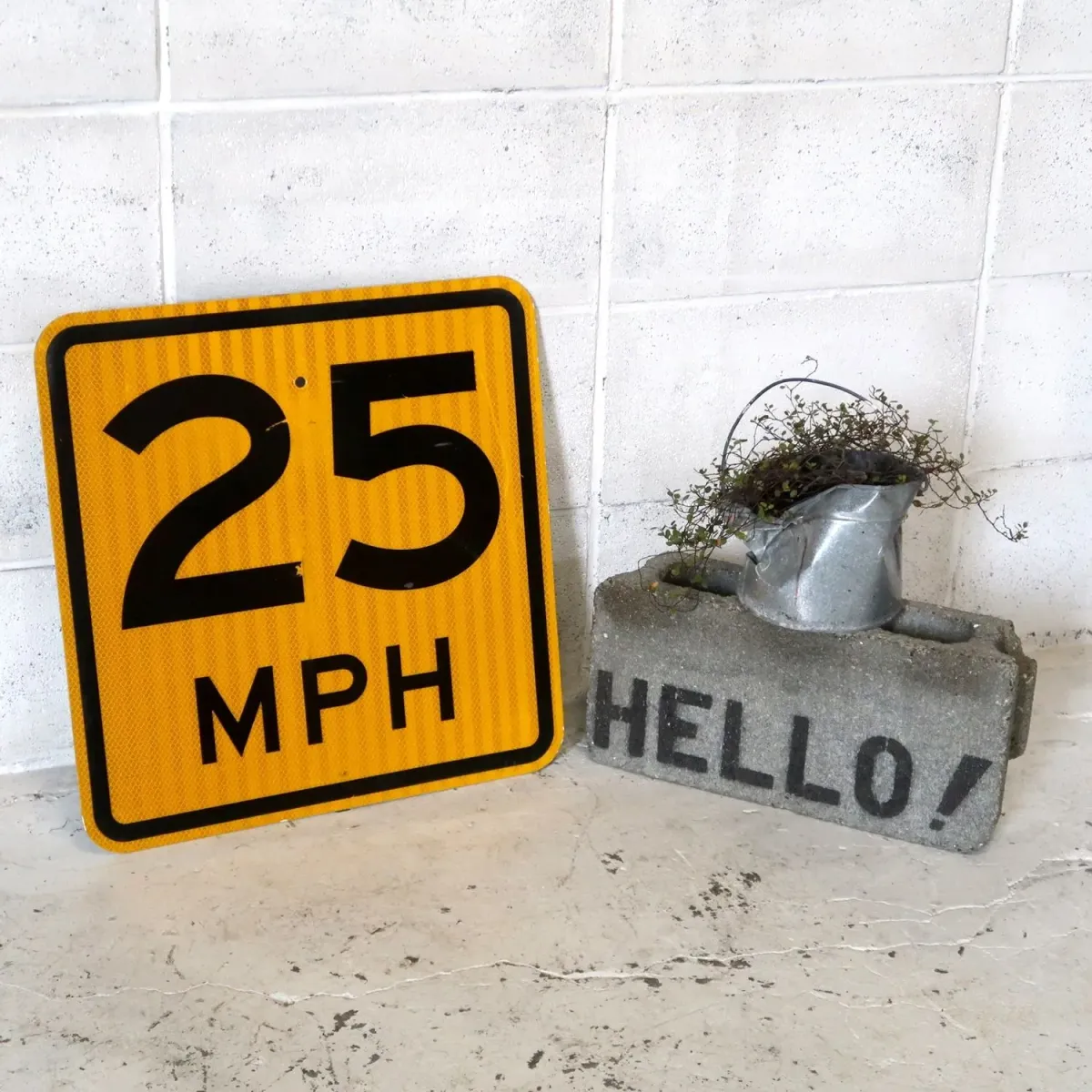 ロードサイン 25MPH