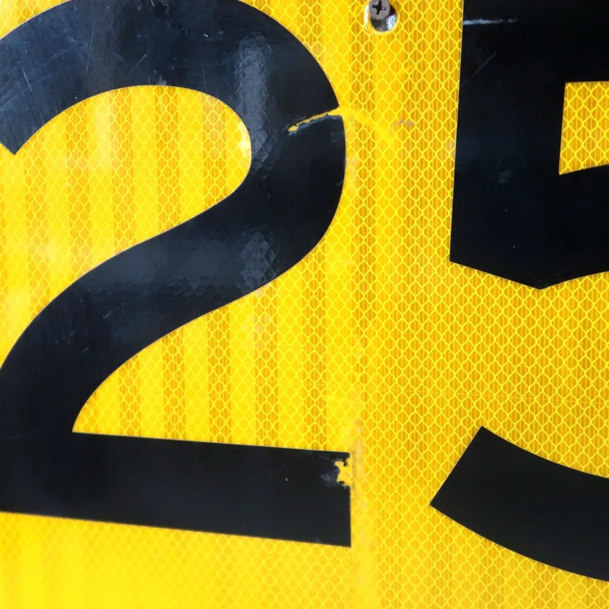 ロードサイン 25MPH