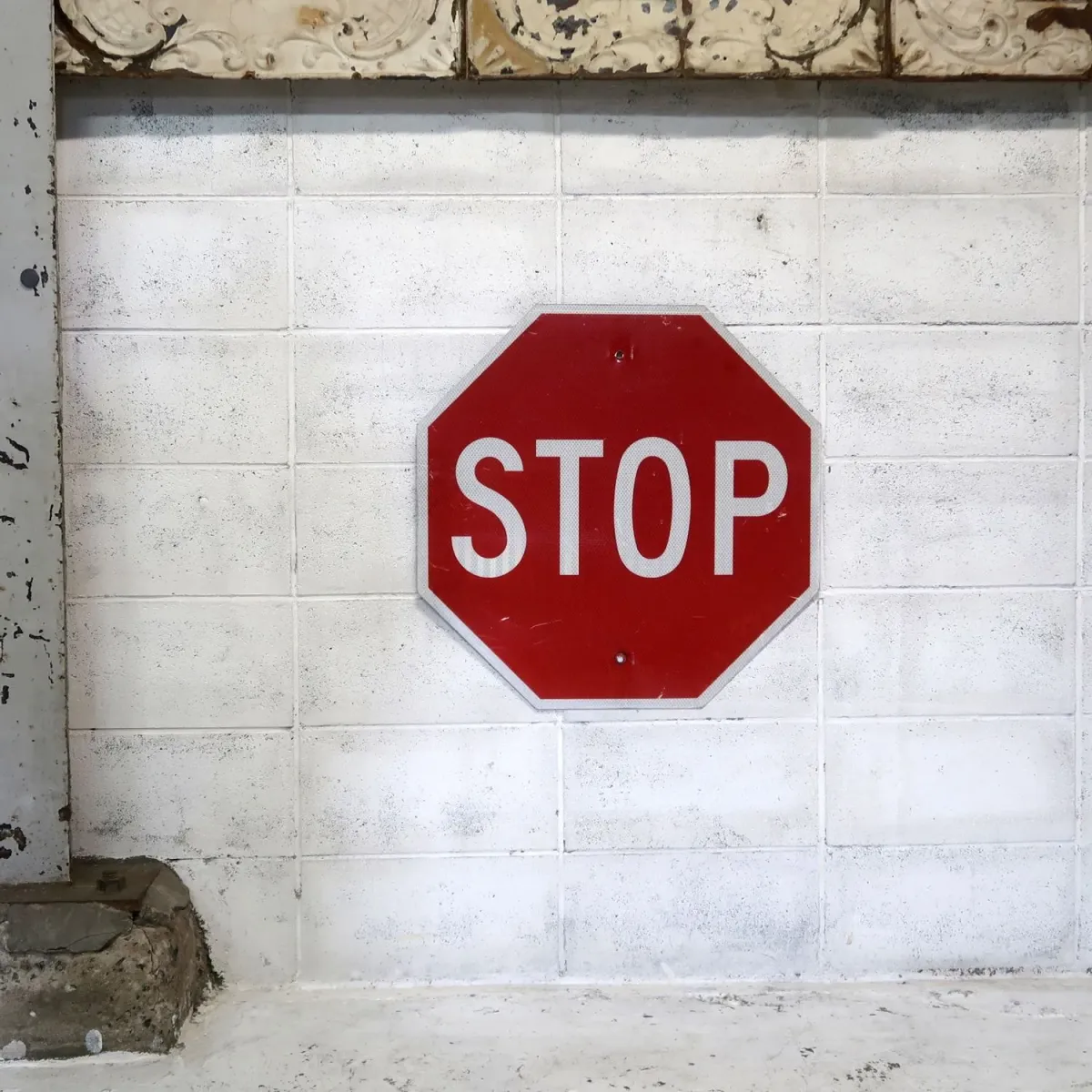 STOP ロードサイン