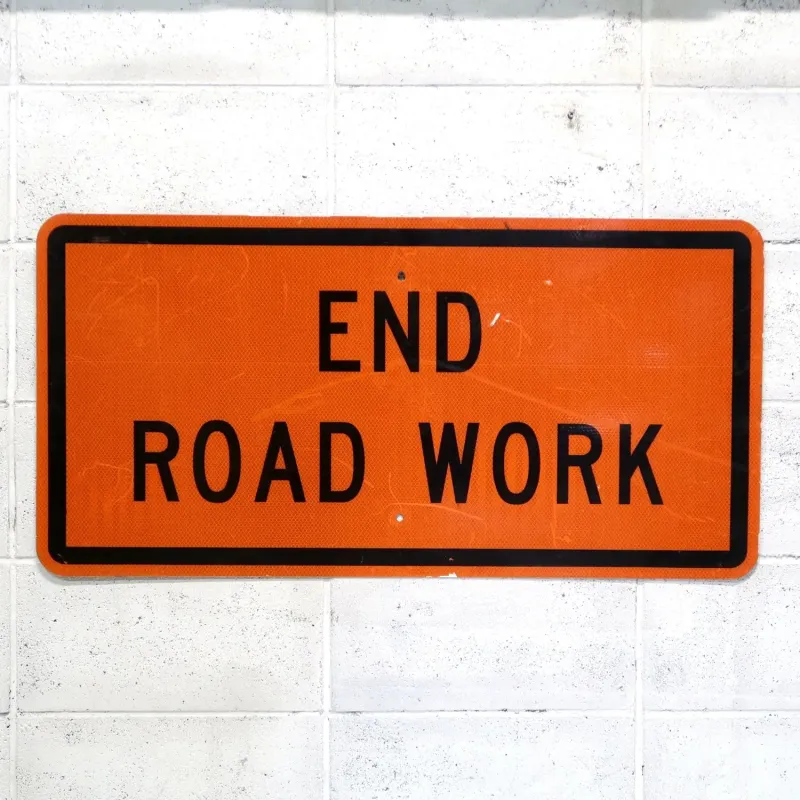 END ROAD WORK ロードサイン