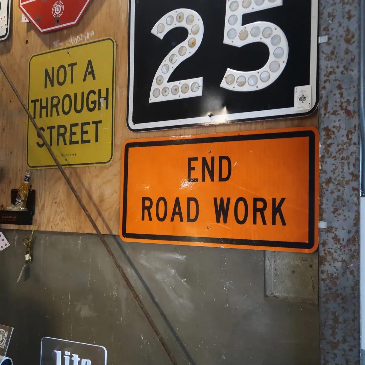 END ROAD WORK ロードサイン