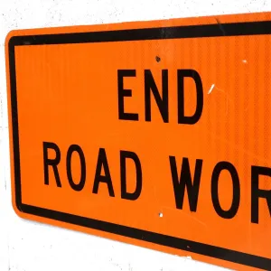 END ROAD WORK ロードサイン