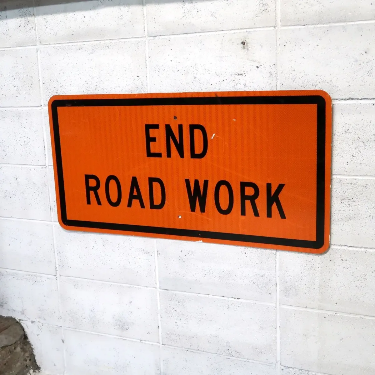 END ROAD WORK ロードサイン