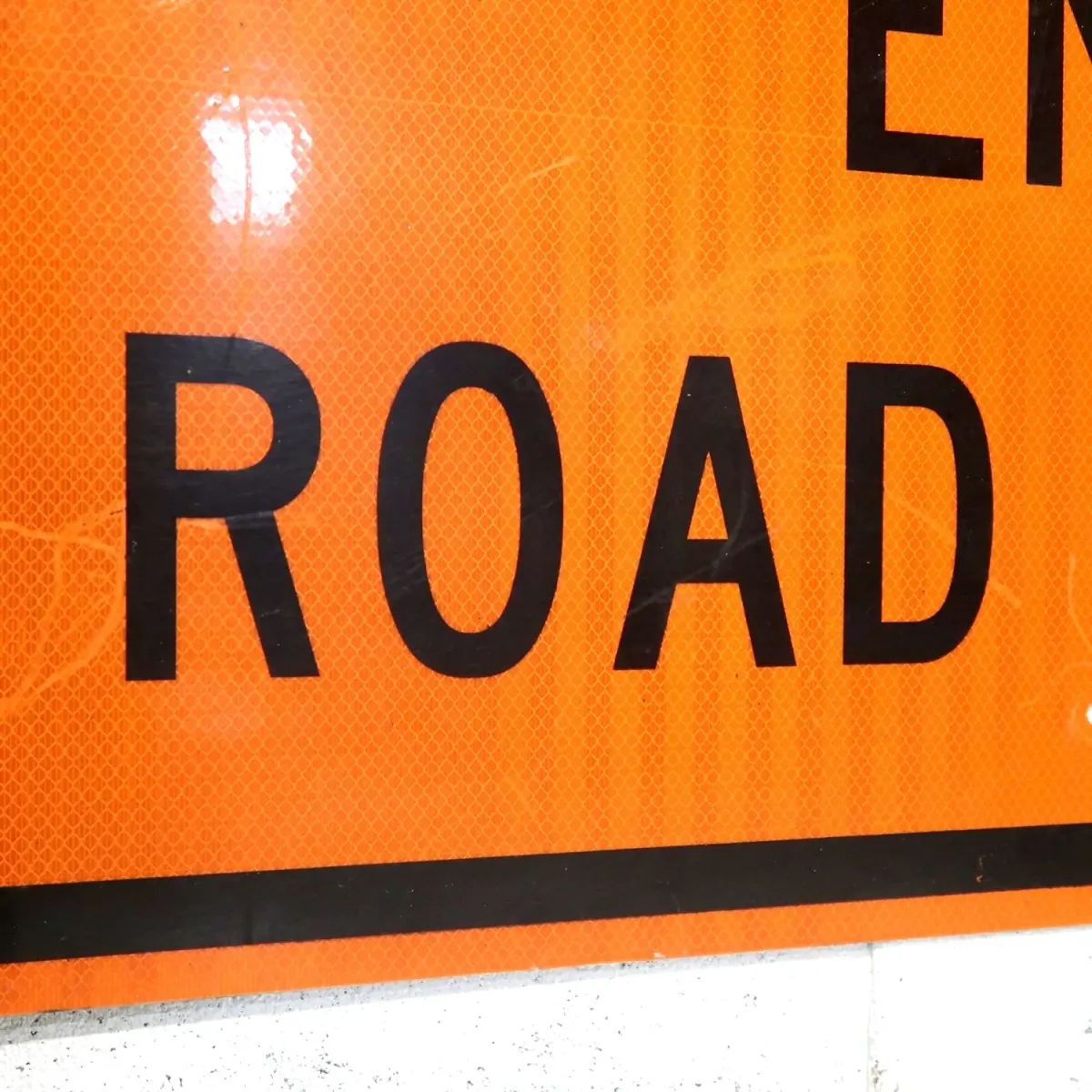 END ROAD WORK ロードサイン