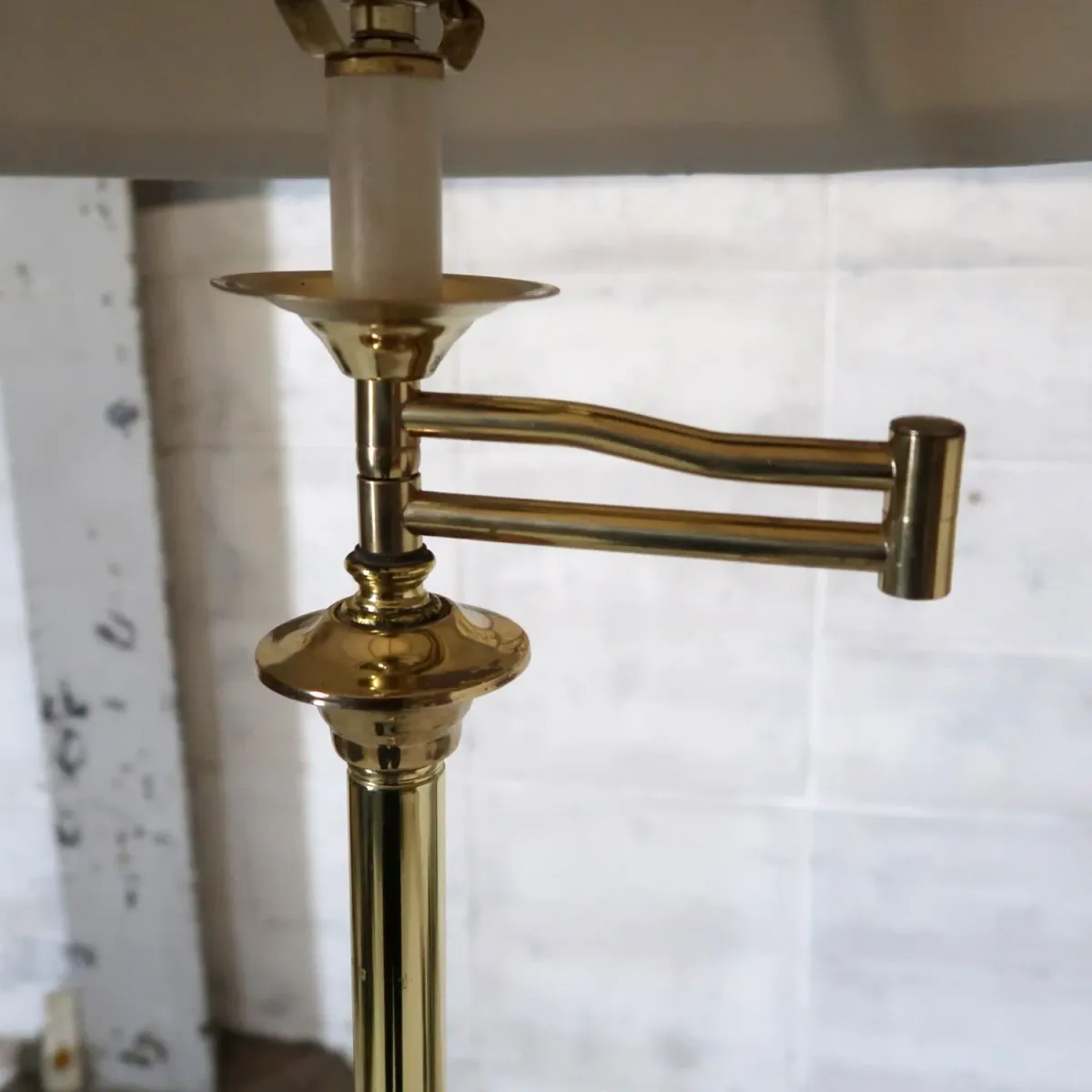 アンティーク ゴールドメタル フロアランプ