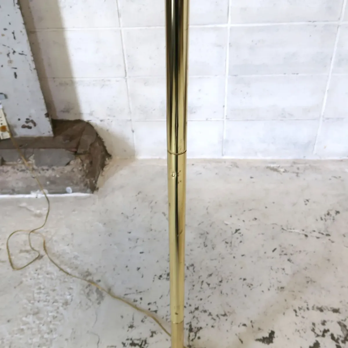 アンティーク ゴールドメタル フロアランプ