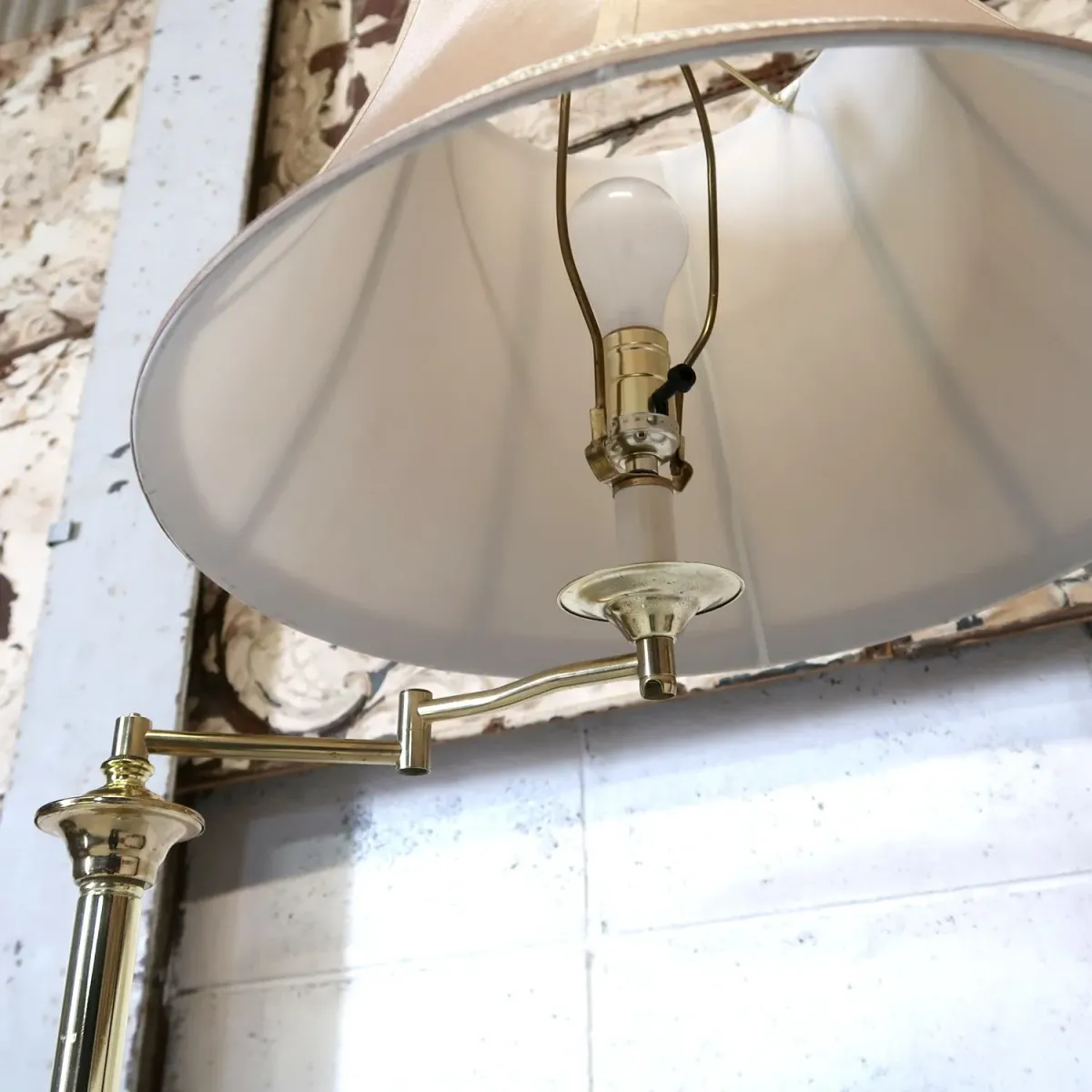 アンティーク ゴールドメタル フロアランプ