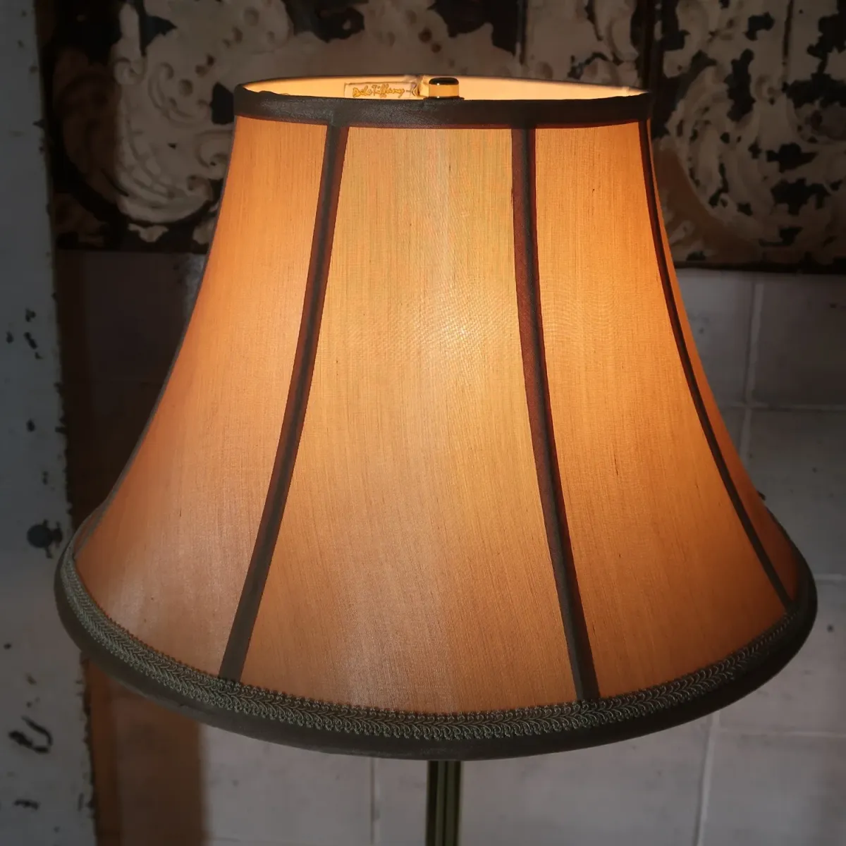 アンティーク ゴールドメタル フロアランプ