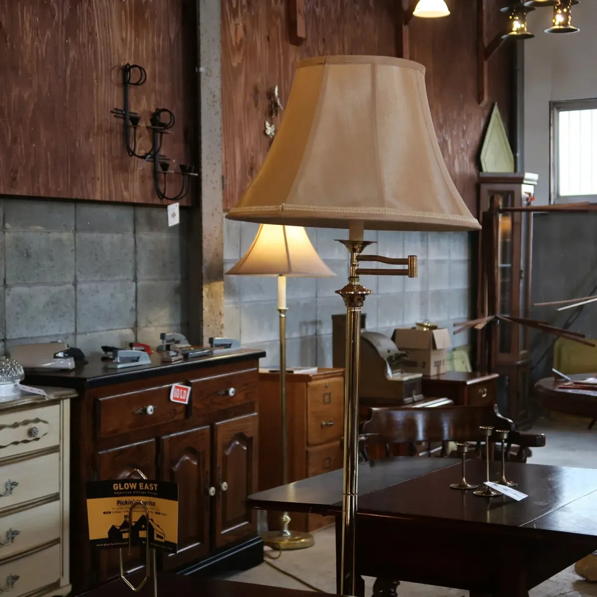 アンティーク ゴールドメタル フロアランプ