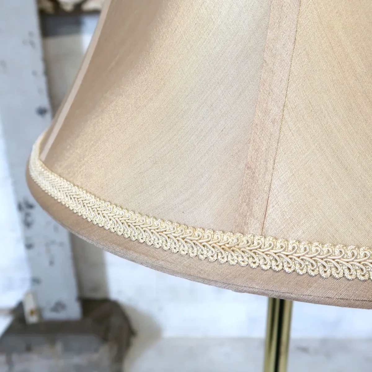 アンティーク ゴールドメタル フロアランプ