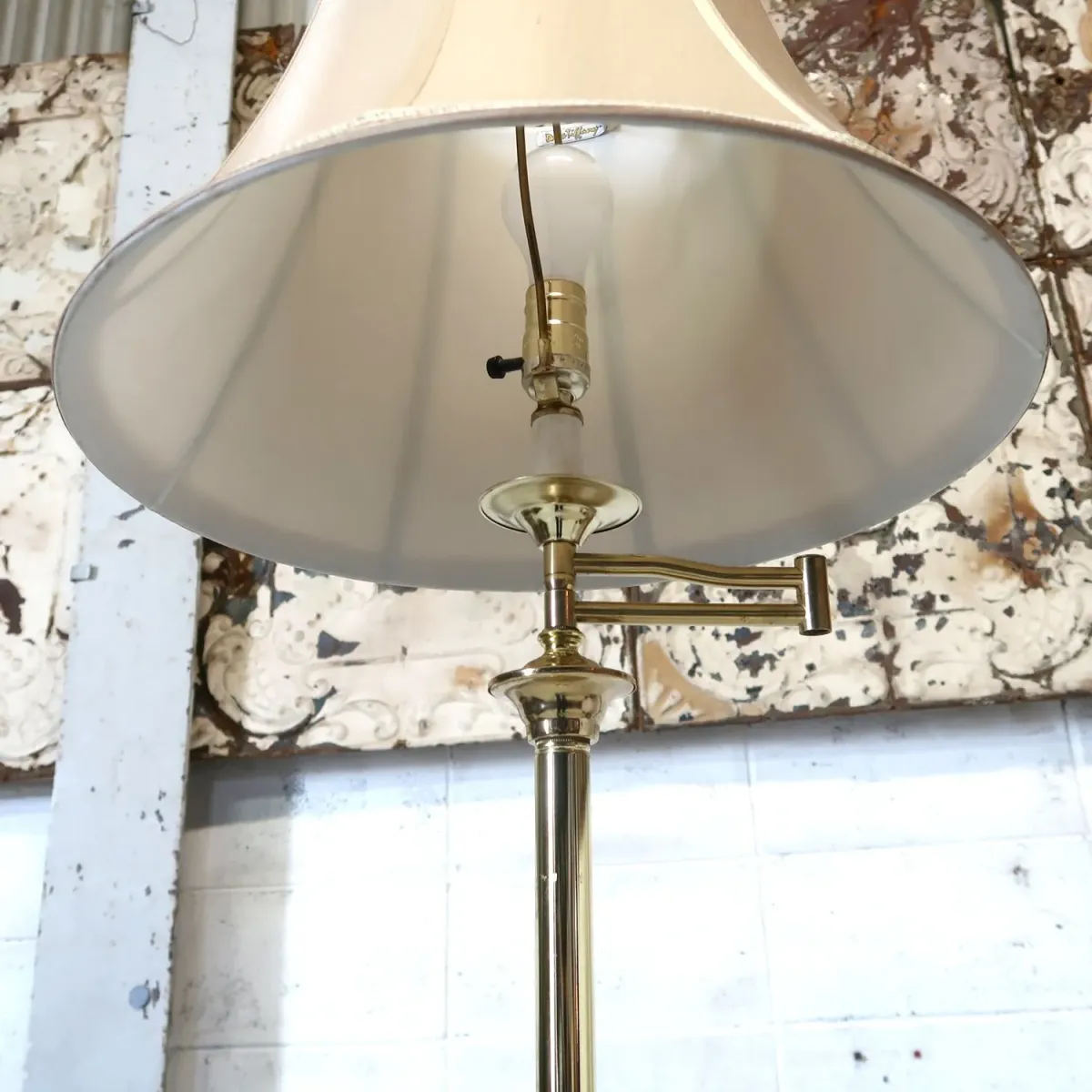 アンティーク ゴールドメタル フロアランプ