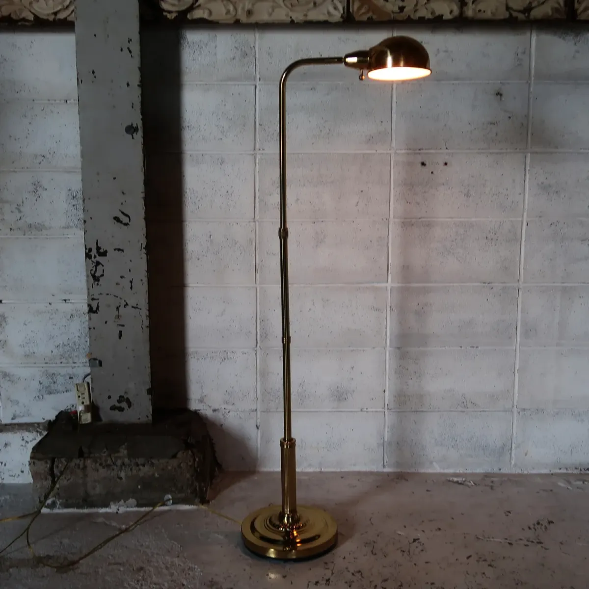 アンティーク ゴールドメタル フロアランプ