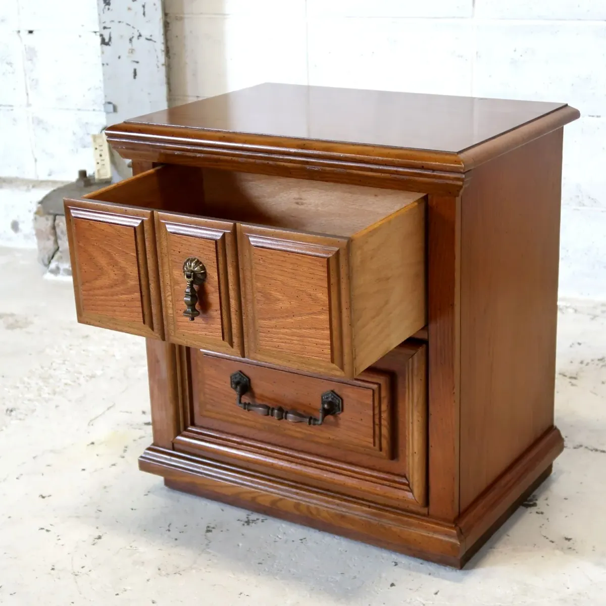 アンティーク ナイトスタンド