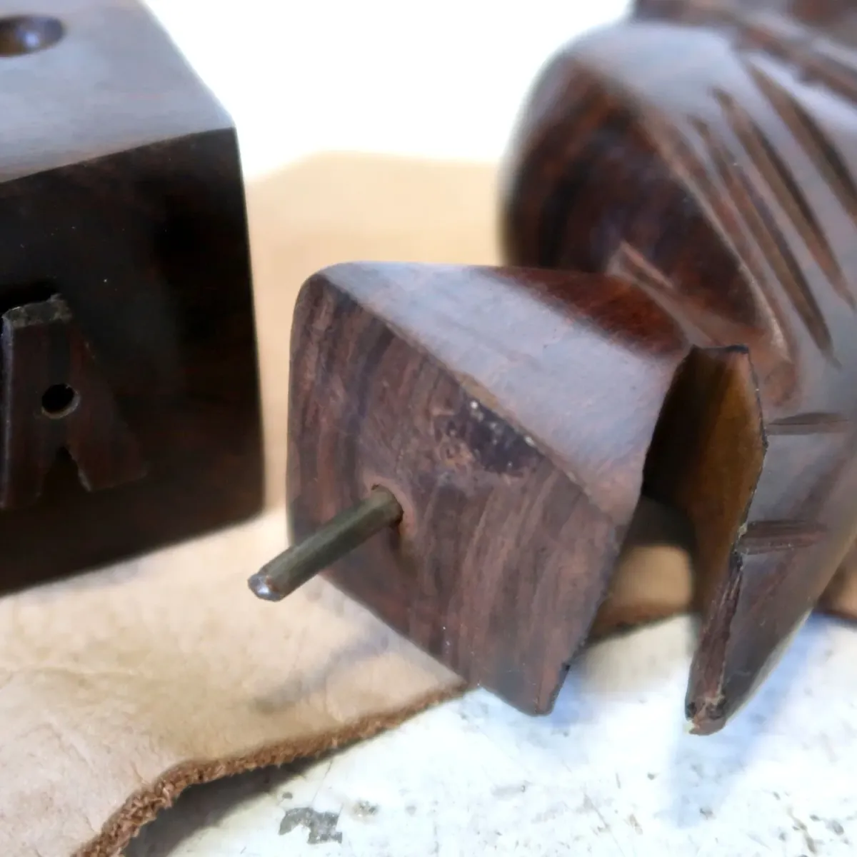 ビンテージ ローズウッドオブジェ ペンスタンド ミミズク