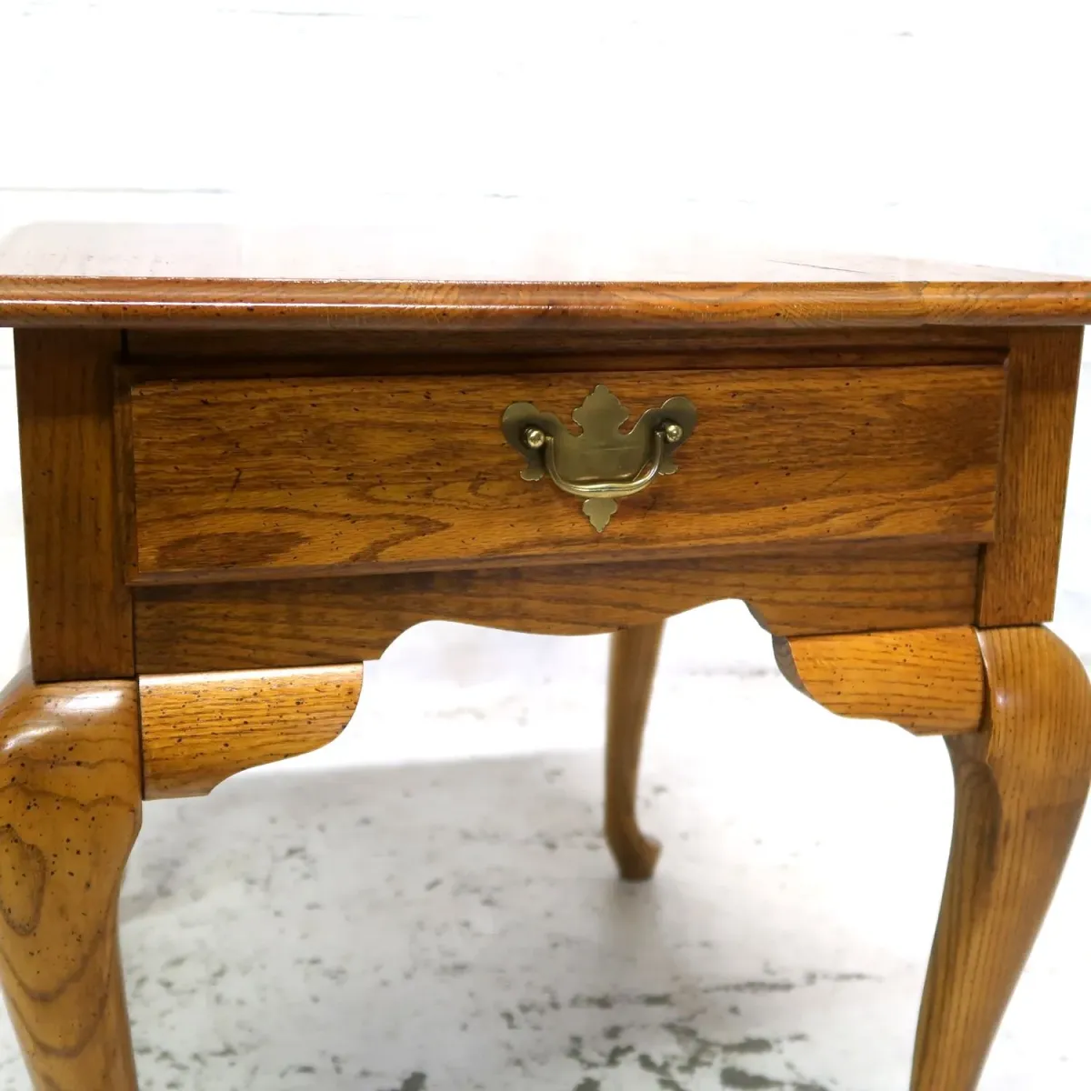 Broyhill アンティーク サイドテーブル