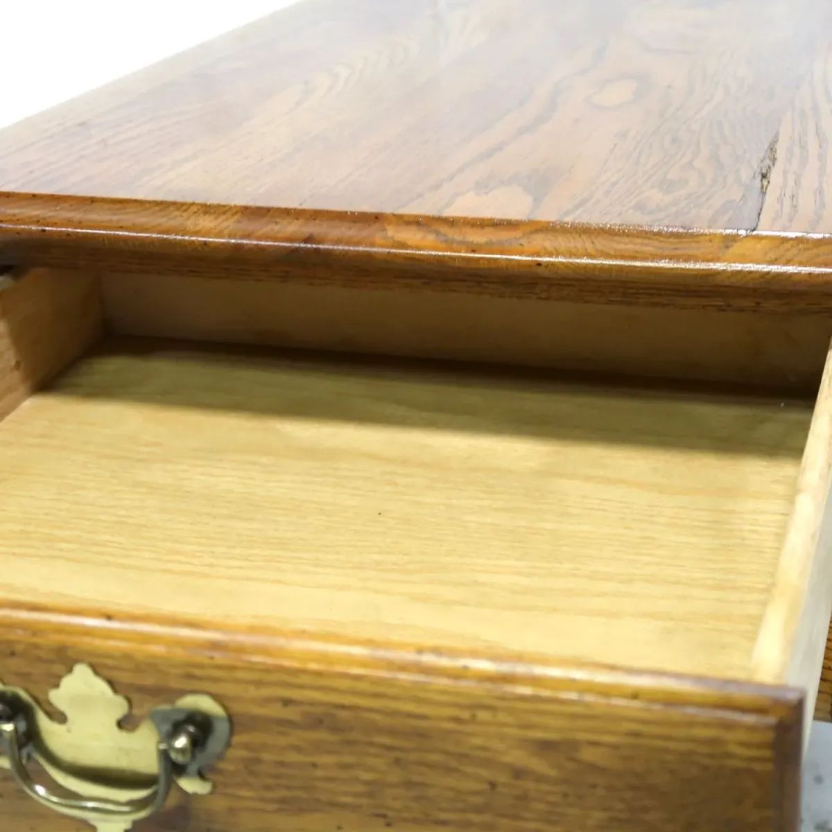 Broyhill アンティーク サイドテーブル